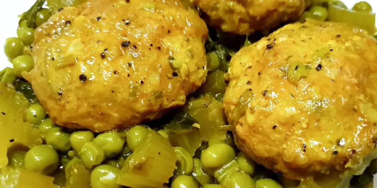 קציצות עוף מרוקאיות עם אפונה